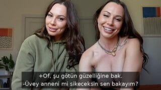 Porno İzleyen Azgın Kızları Grup Sikerek Doyurdu
